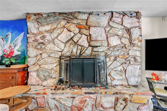 2935 South Torrey Pines Drive, Las Vegas, NV 89146