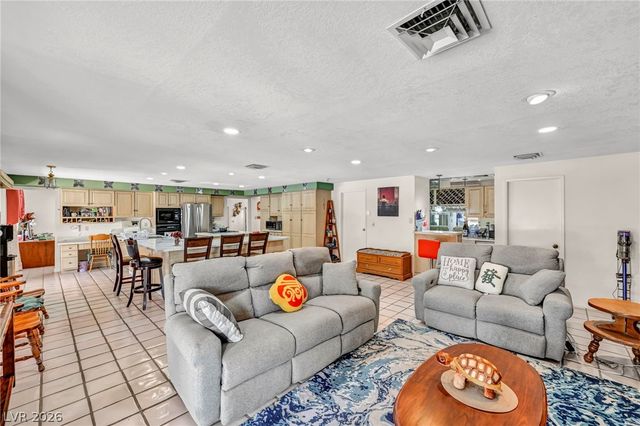 2935 South Torrey Pines Drive, Las Vegas, NV 89146