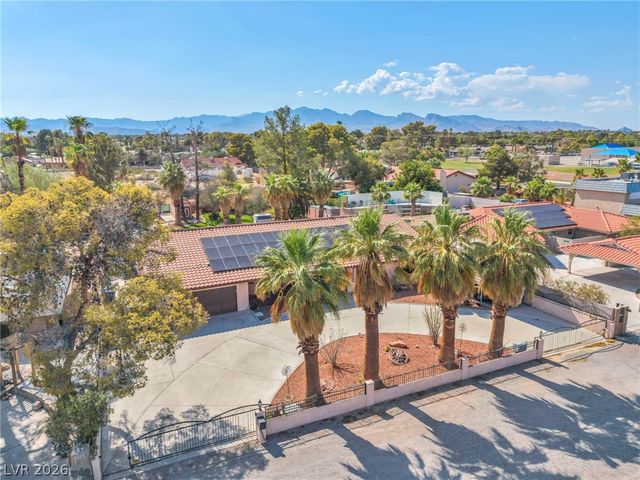 2935 South Torrey Pines Drive, Las Vegas, NV 89146
