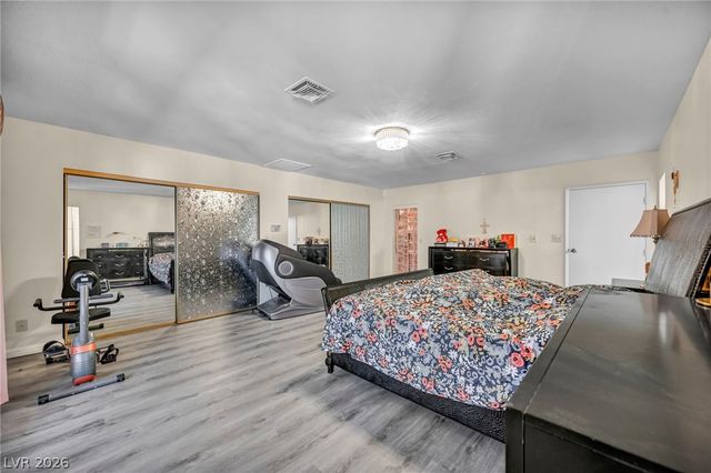 2935 South Torrey Pines Drive, Las Vegas, NV 89146