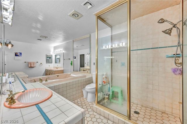 2935 South Torrey Pines Drive, Las Vegas, NV 89146