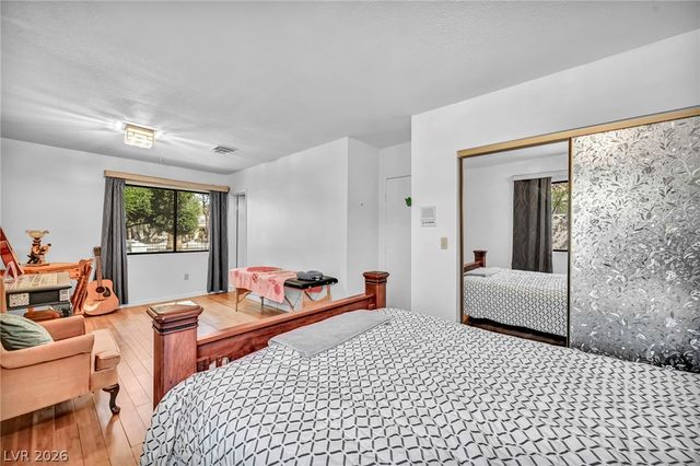 2935 South Torrey Pines Drive, Las Vegas, NV 89146