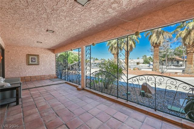 2935 South Torrey Pines Drive, Las Vegas, NV 89146