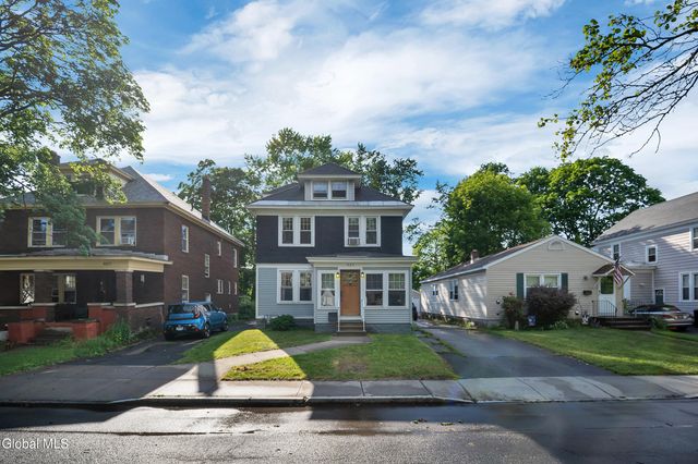 1083 Brierwood Boulevard, Schenectady, NY 12308