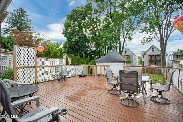 1083 Brierwood Boulevard, Schenectady, NY 12308