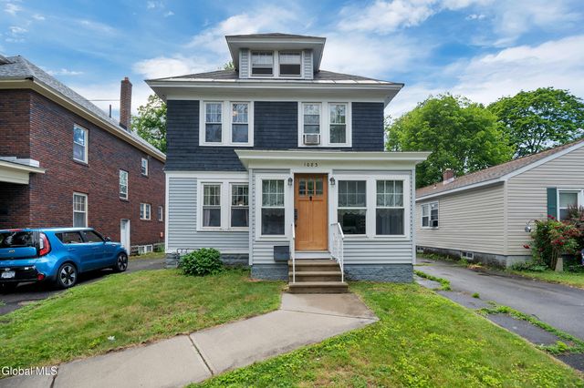 1083 Brierwood Boulevard, Schenectady, NY 12308