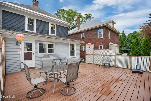 1083 Brierwood Boulevard, Schenectady, NY 12308