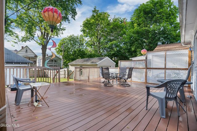 1083 Brierwood Boulevard, Schenectady, NY 12308