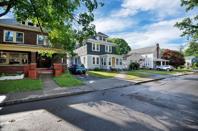 1083 Brierwood Boulevard, Schenectady, NY 12308