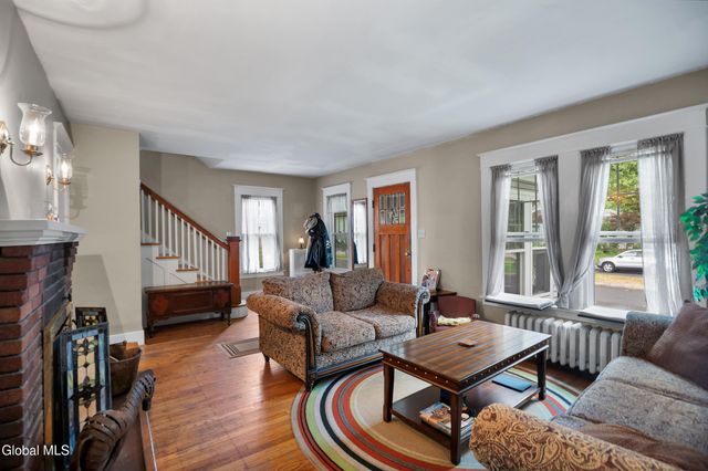 1083 Brierwood Boulevard, Schenectady, NY 12308