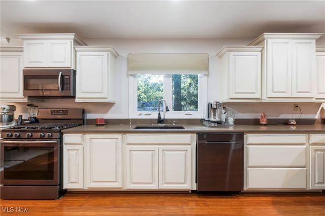 7716 Silver Fox Drive, Youngstown, OH 44512