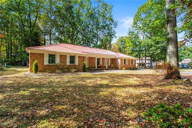 7716 Silver Fox Drive, Youngstown, OH 44512