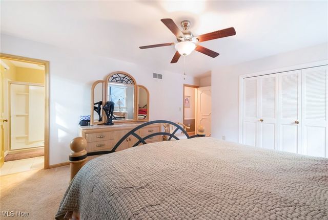 7716 Silver Fox Drive, Youngstown, OH 44512