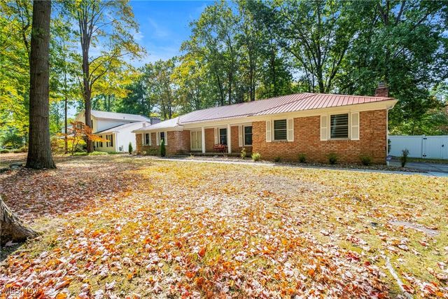 7716 Silver Fox Drive, Youngstown, OH 44512