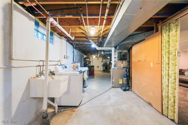 7716 Silver Fox Drive, Youngstown, OH 44512