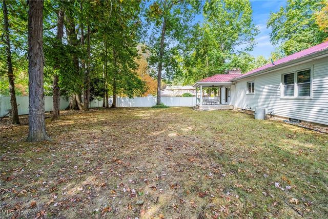 7716 Silver Fox Drive, Youngstown, OH 44512