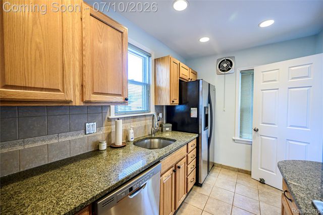 3566 Buckingham Avenue, Berkley, MI 48072