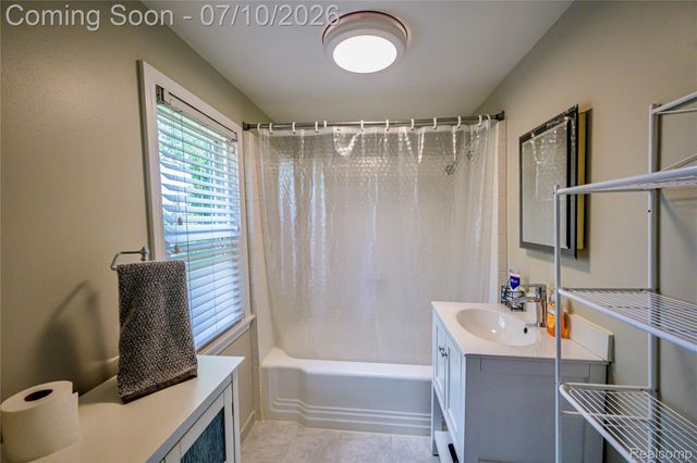 3566 Buckingham Avenue, Berkley, MI 48072