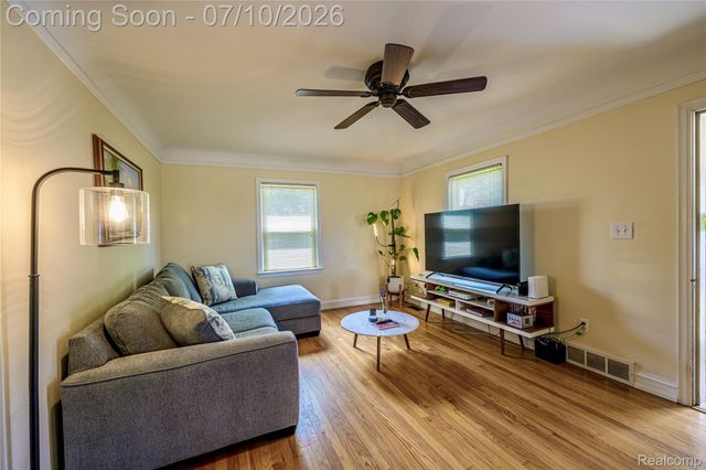3566 Buckingham Avenue, Berkley, MI 48072