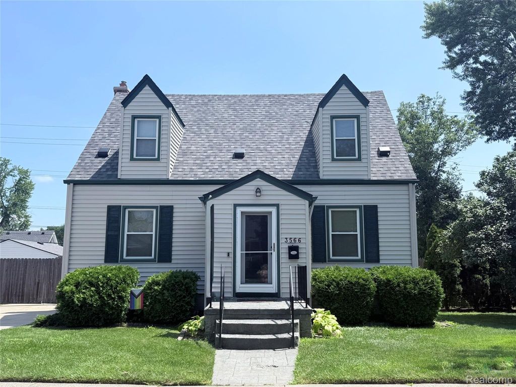3566 Buckingham Avenue, Berkley, MI 48072