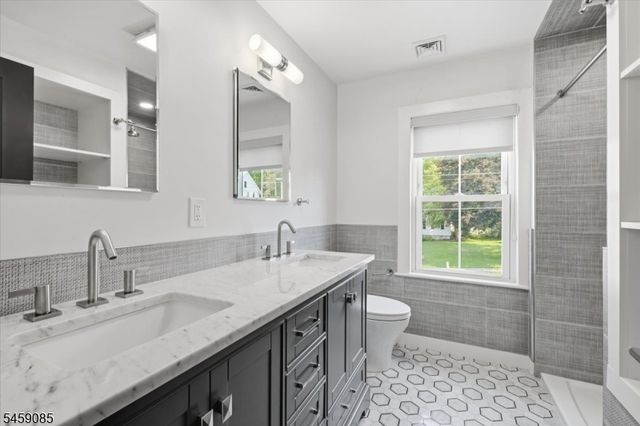 15 Main St, Clinton Twp., NJ 08801