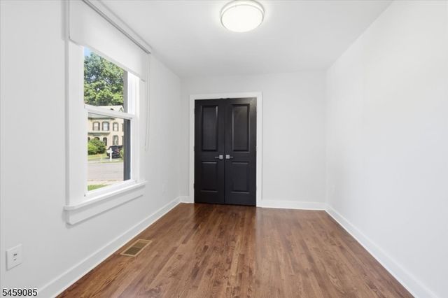 15 Main St, Clinton Twp., NJ 08801