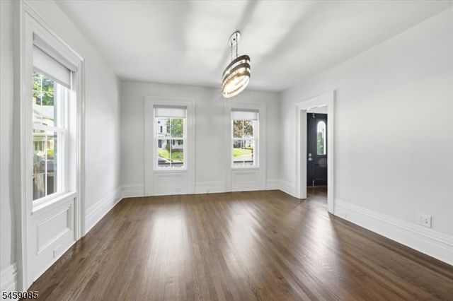 15 Main St, Clinton Twp., NJ 08801