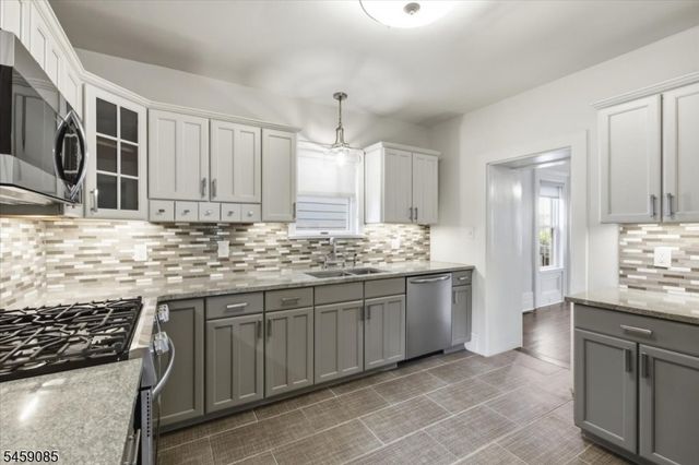 15 Main St, Clinton Twp., NJ 08801
