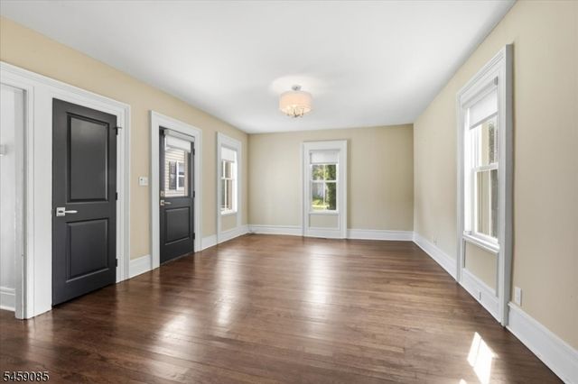15 Main St, Clinton Twp., NJ 08801