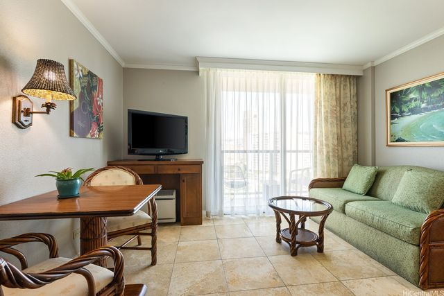 2045 Kalakaua Avenue 1004, Honolulu, HI 96815