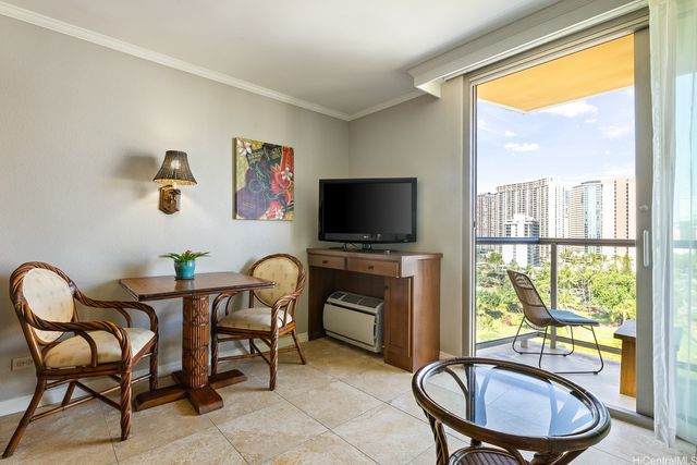 2045 Kalakaua Avenue 1004, Honolulu, HI 96815