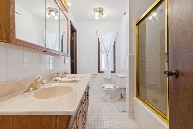 891 Garden View Drive, Apple Valley, MN 55124