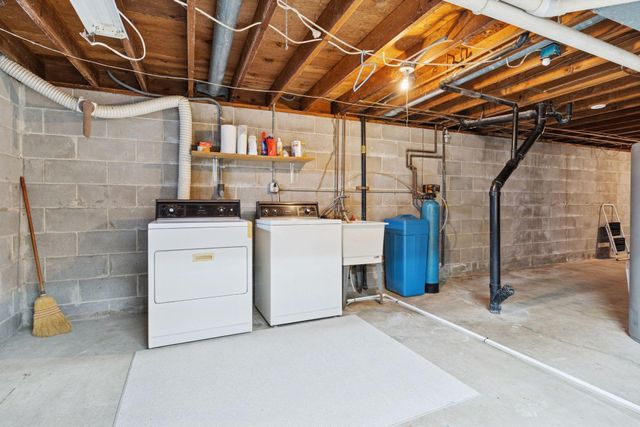 891 Garden View Drive, Apple Valley, MN 55124