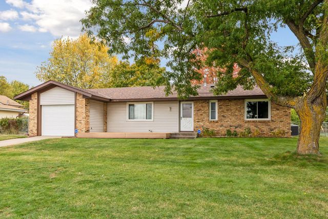 891 Garden View Drive, Apple Valley, MN 55124