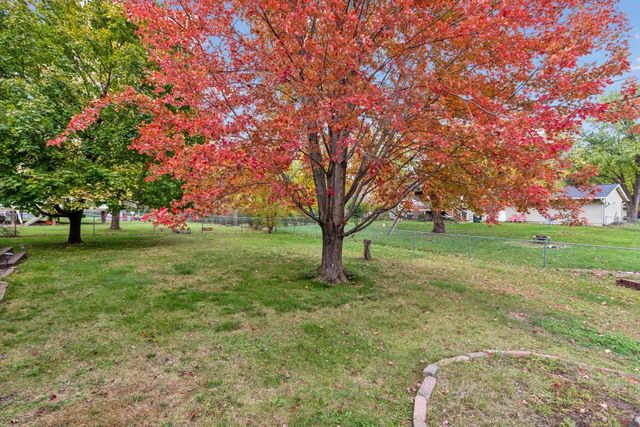 891 Garden View Drive, Apple Valley, MN 55124