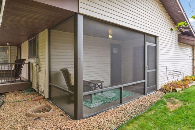 891 Garden View Drive, Apple Valley, MN 55124