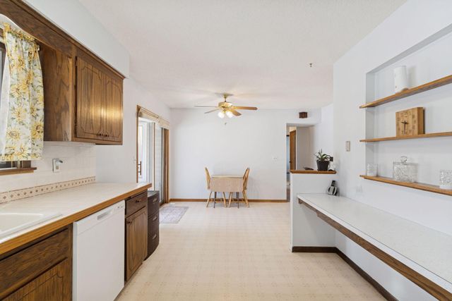 891 Garden View Drive, Apple Valley, MN 55124