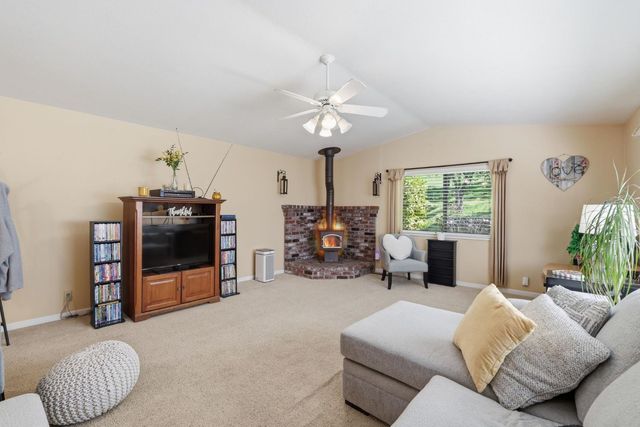 6637 Baralee Ln, Placerville, CA 95667