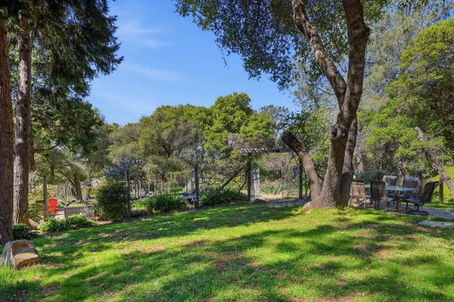 6637 Baralee Ln, Placerville, CA 95667