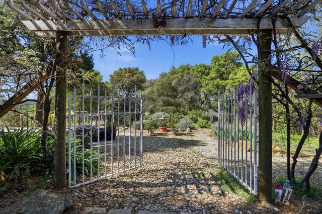 6637 Baralee Ln, Placerville, CA 95667