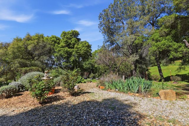 6637 Baralee Ln, Placerville, CA 95667