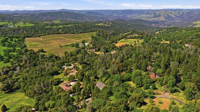 6637 Baralee Ln, Placerville, CA 95667