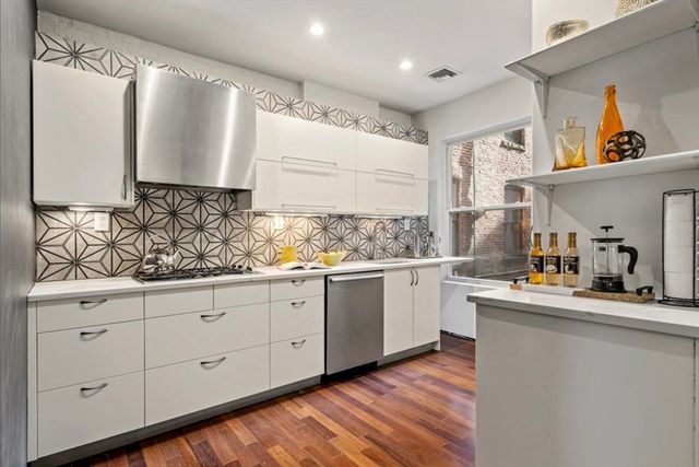 1692 Washington 2, Boston, MA 02118