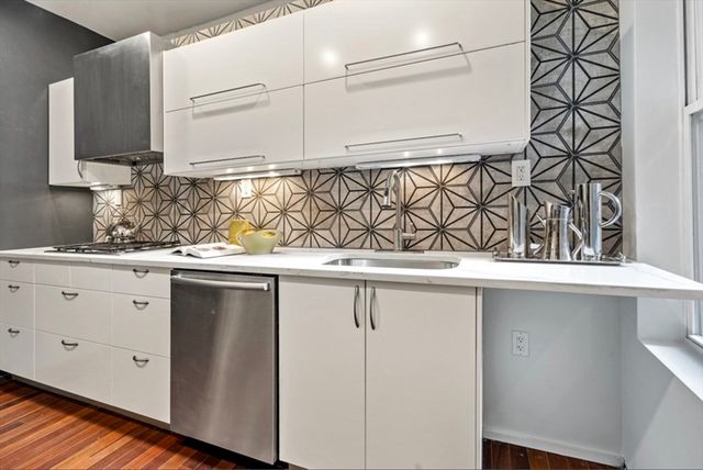 1692 Washington 2, Boston, MA 02118