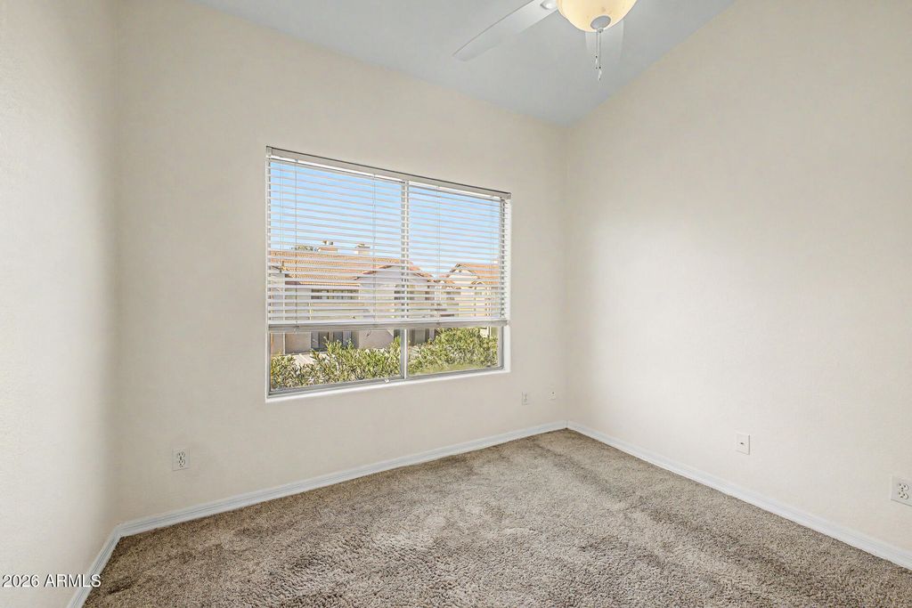 Image 14 of property listing at 1406 W EMERALD Avenue 103, Mesa, AZ 85202