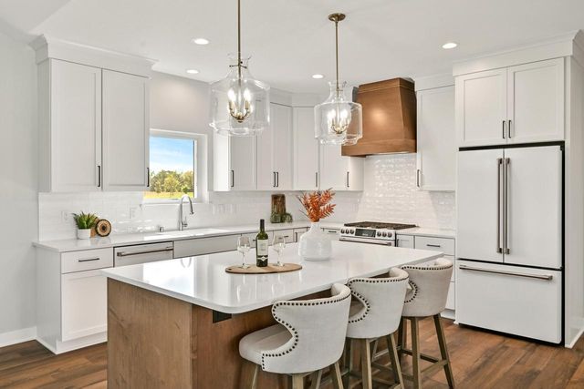 N66W34839 Baltic PASS, Oconomowoc, WI 53066