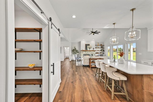 N66W34839 Baltic PASS, Oconomowoc, WI 53066