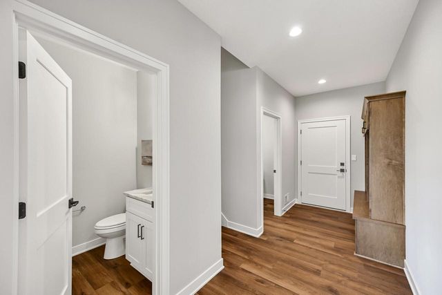 N66W34839 Baltic PASS, Oconomowoc, WI 53066