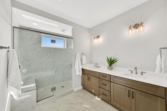 N66W34839 Baltic PASS, Oconomowoc, WI 53066