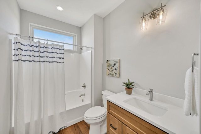 N66W34839 Baltic PASS, Oconomowoc, WI 53066